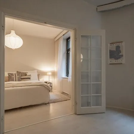 Roost Freda 43 *